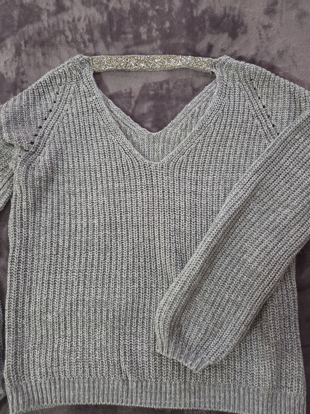 V-Neck Ribbed Knit Sweater - Gray